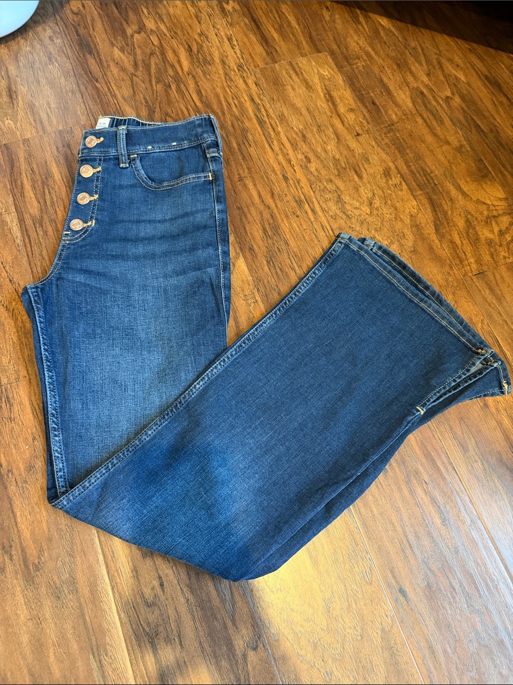 High-Rise Dark Blue Girl’s Abercrombie Jeans with flare bottoms